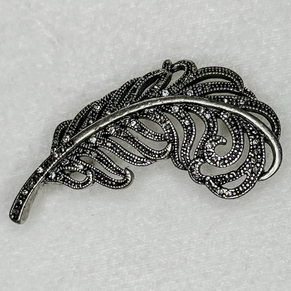 Fossil Jewelry - Fossil vintage metal feather pin broach.